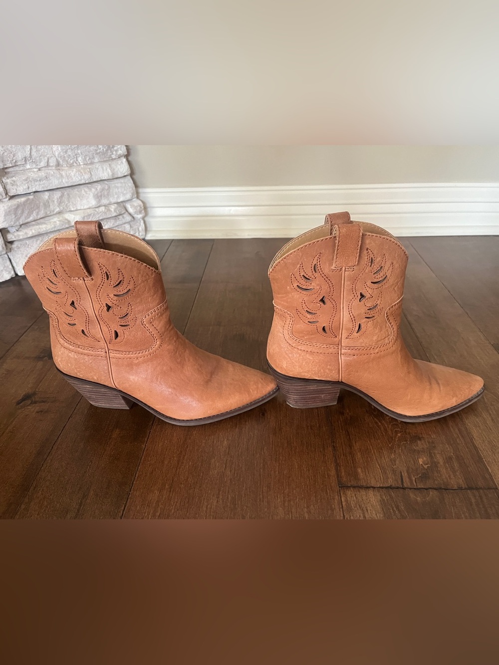 Lucky Brand Brown Ankle Boot - Leather Look Heel - Picture 1 of 3